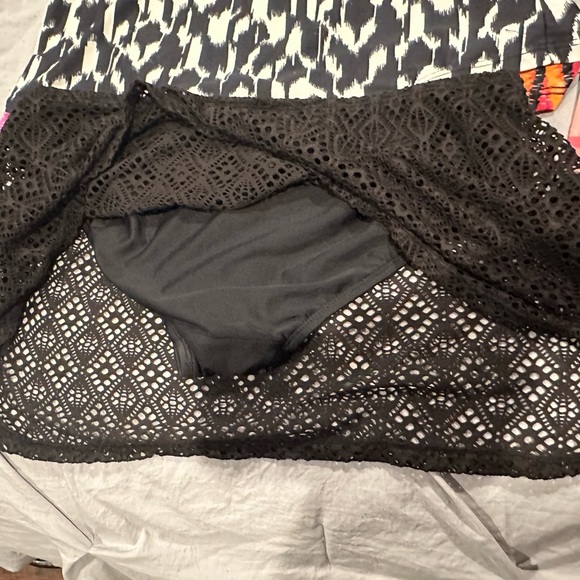 Beach Diva Plus tankini top size 16 with women’s size 14 bottomed skirt - Picture 3 of 7